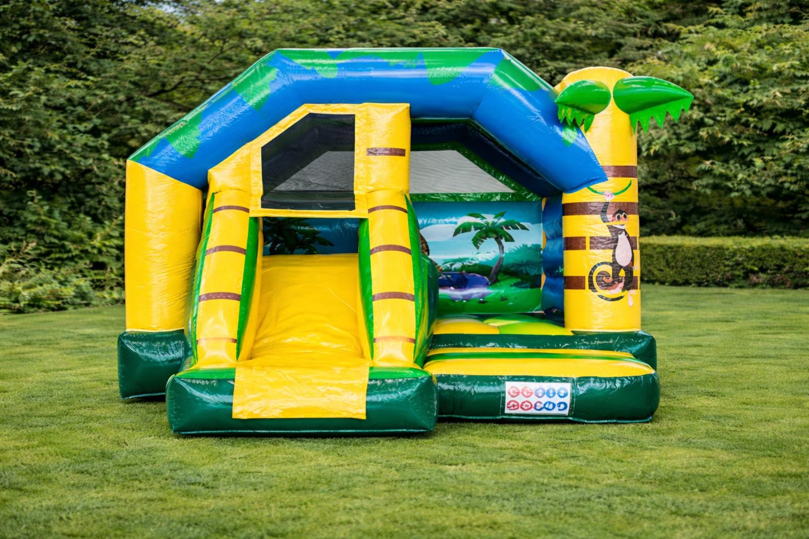 Slide Combo Dschungel Hüpfburg in Ehingen – Frontansicht